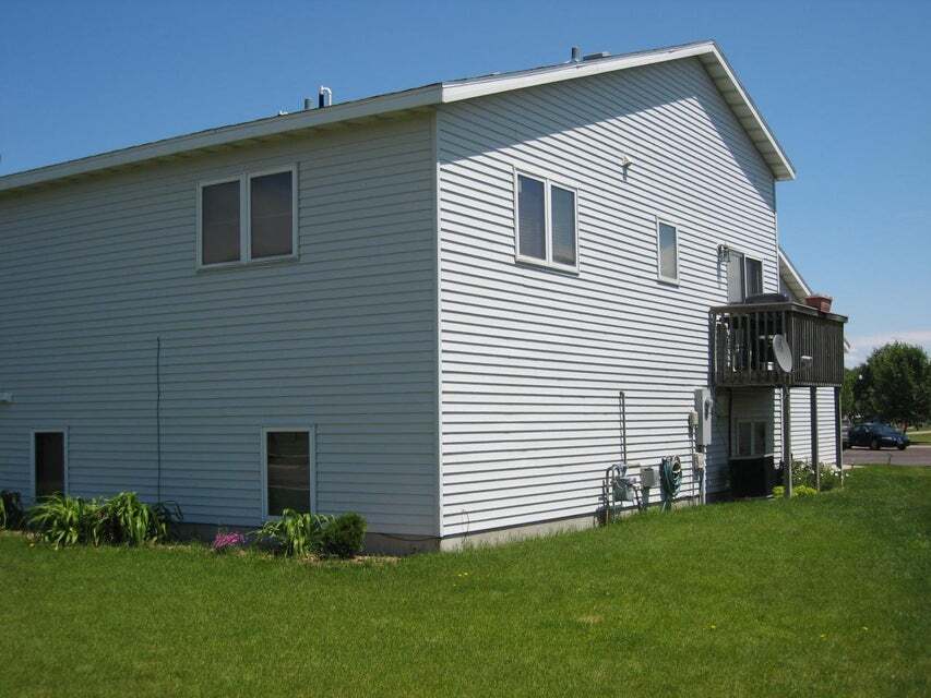 Building Photo - 2727 34th Ave S