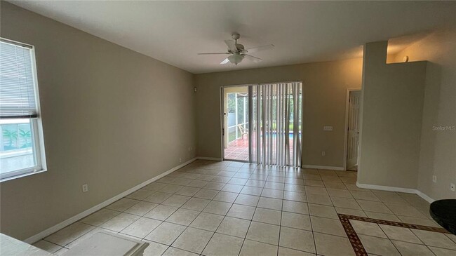 Building Photo - 6214 White Clover Cir