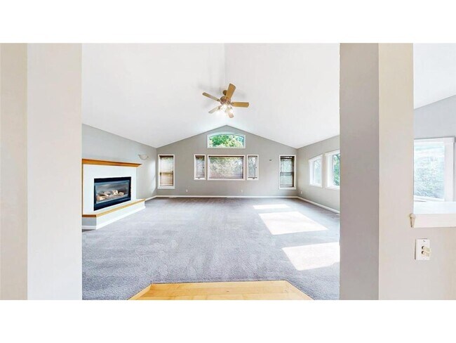 Building Photo - 520 Hanlon Ave