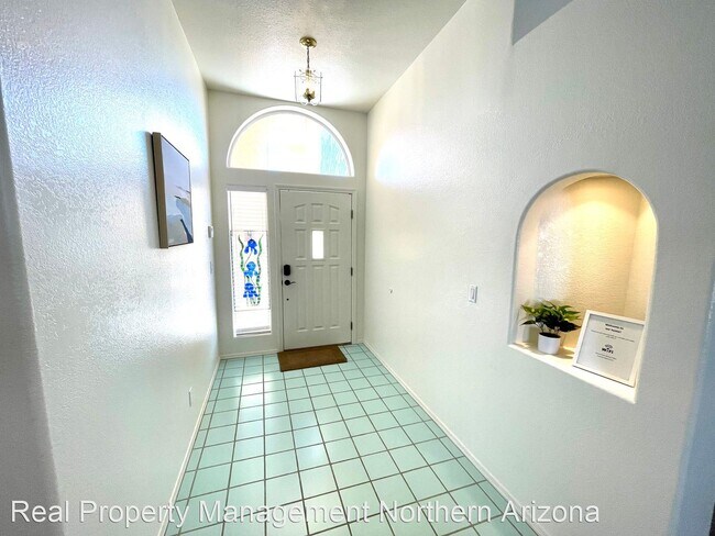 Building Photo - 4 br, 2 bath House - 3333 McCormick Blvd.