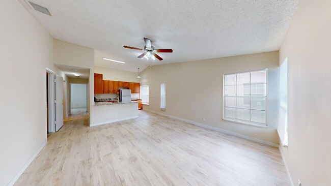 Building Photo - 2BD/1BA Villa w/ Updated Kitchen and w/ HO...