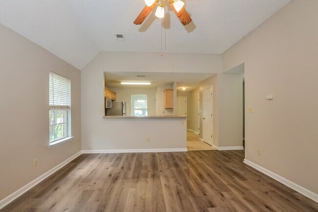Building Photo - 8408 Cross Point Dr