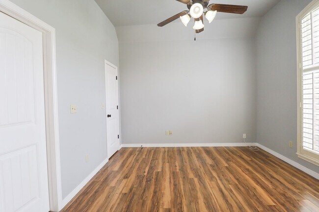 Foto del edificio - Spacious 4 Bedroom, 4 Bathroom Home in Bixby!