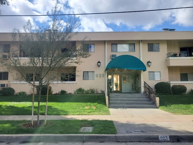 Building Photo - 623 N Monterey St