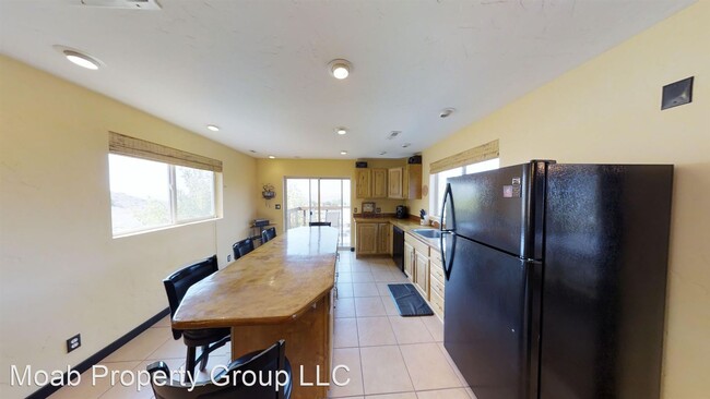 Foto del edificio - 2 br, 1 bath House - 2904 Rimrock Road