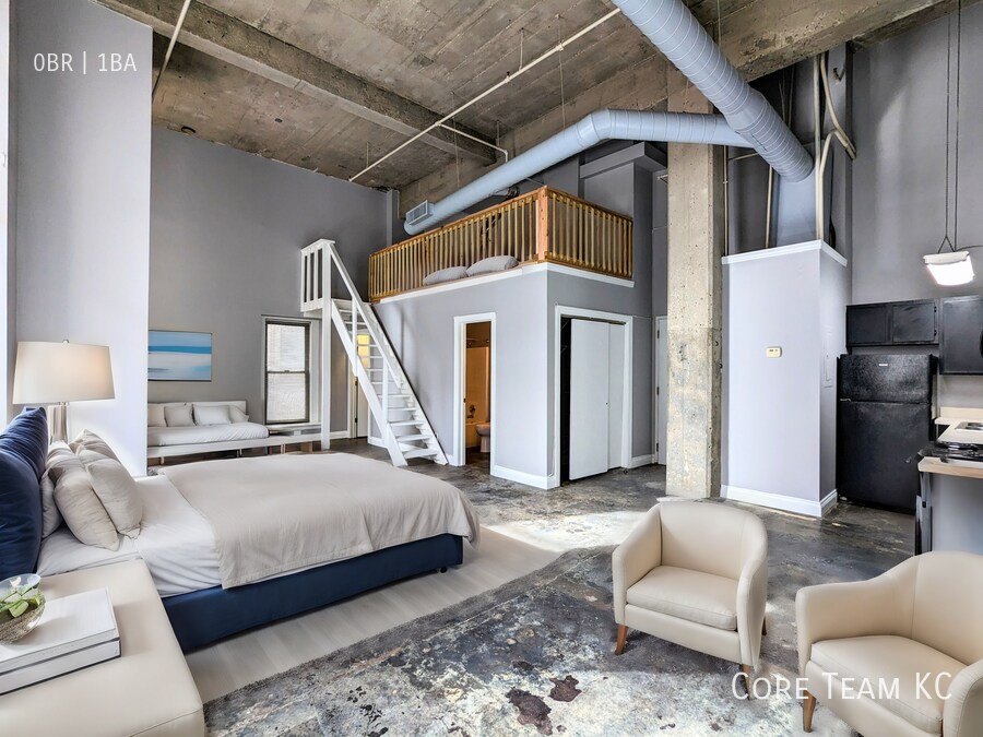 Primary Photo - Studio in River Market