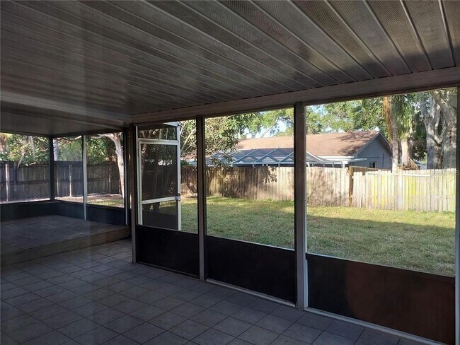 Foto del edificio - 2001 Groveland Rd