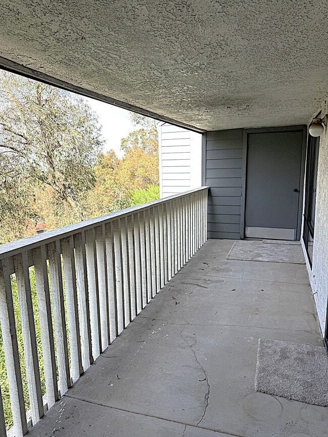 Building Photo - 545 S Ranch View Cir