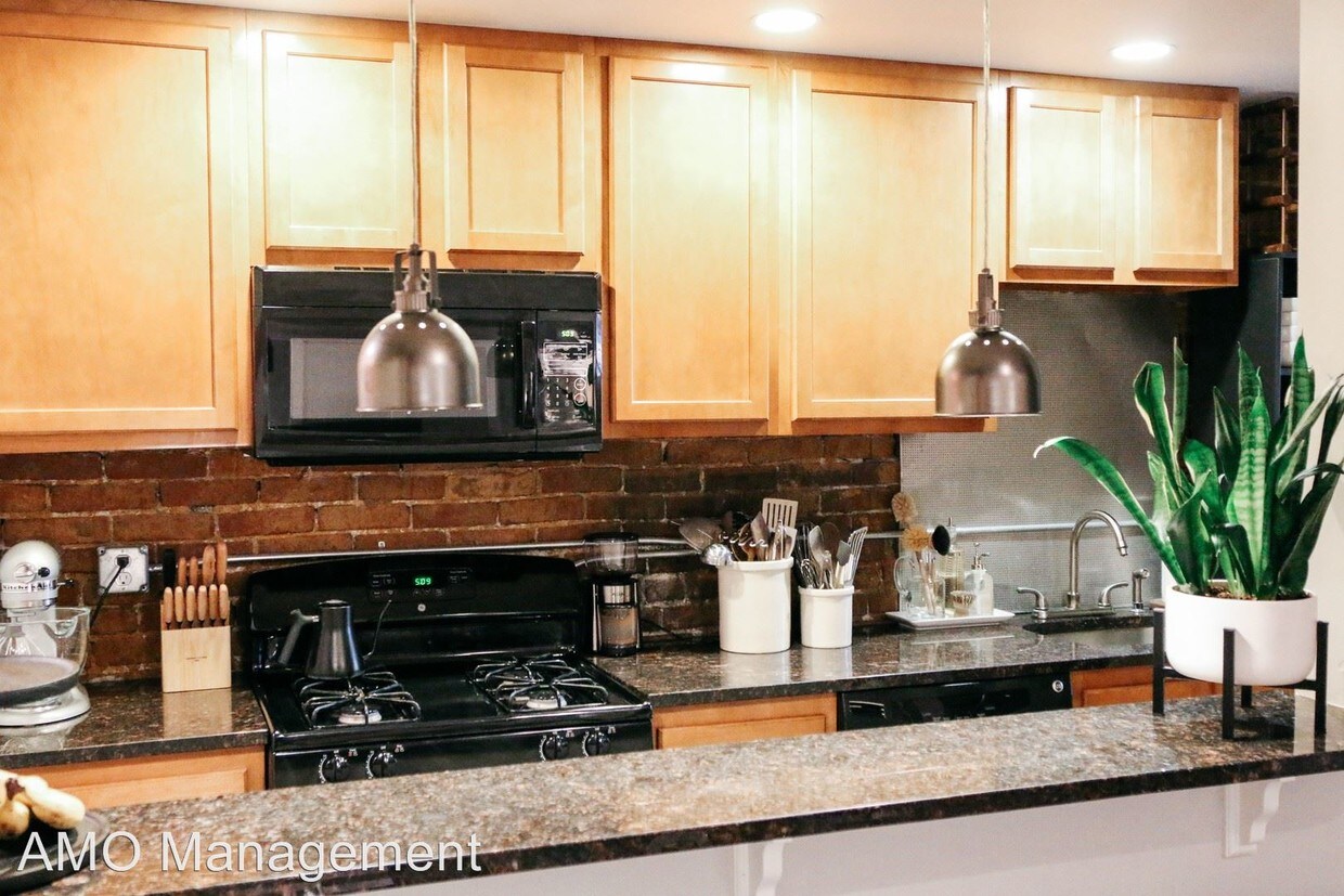 Foto principal - 6723 McPherson Blvd