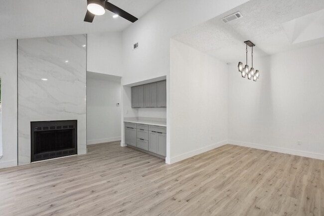 Building Photo - 11615 Henley Dr
