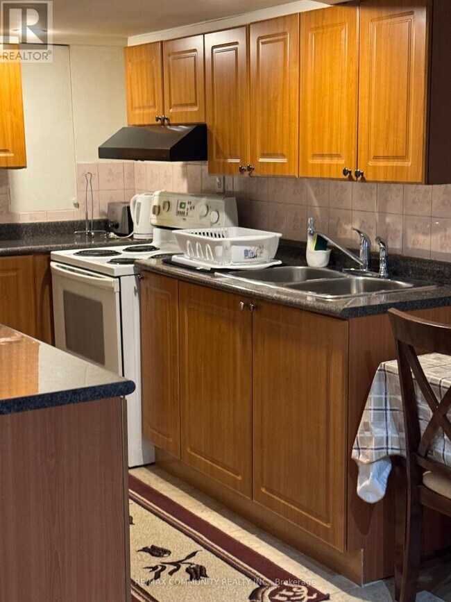 Building Photo - 88 Grayson Crescent