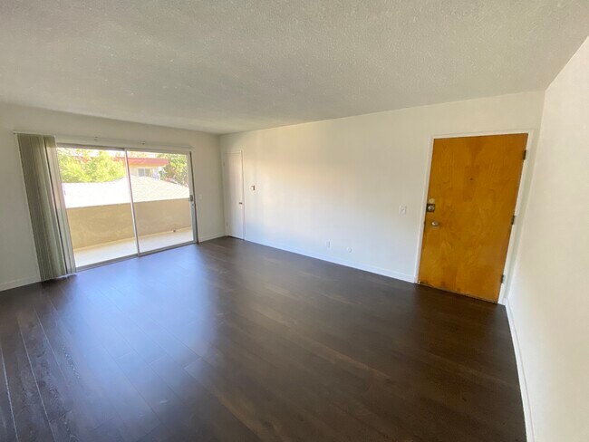 Foto del edificio - 3826 Mentone Ave