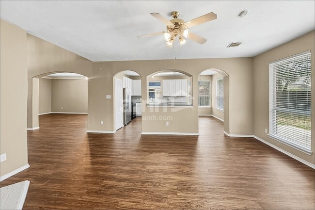 Foto del edificio - 26004 Castle Meadow Ln