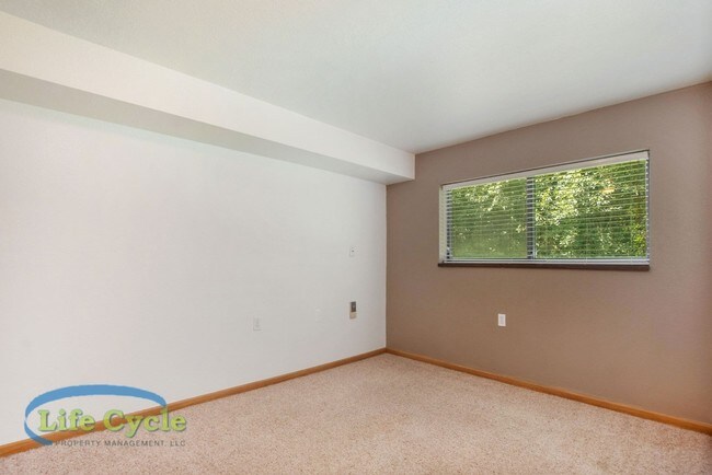 Foto del edificio - 804 Carrier Creek Blvd NE