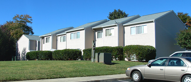 Building Photo - Midlands Townhomes