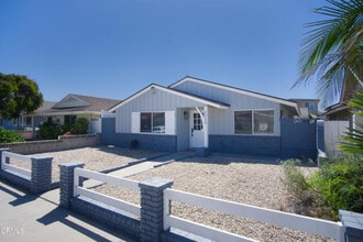 Building Photo - 5230 Beachcomber St
