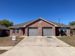 Building Photo - 6512 Temora Loop