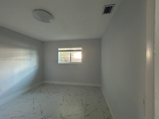 Foto del edificio - 3177 NW 29th St