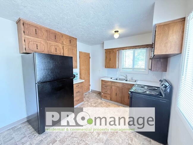 Building Photo - 588 L St