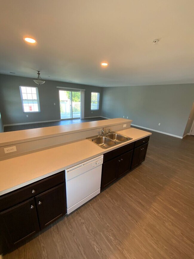 Foto del edificio - 200 Larkspur Ln