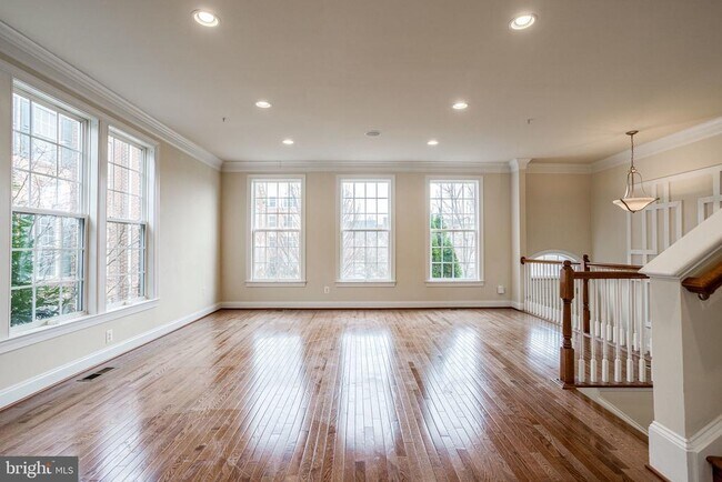 Building Photo - 7997 Reserve Way