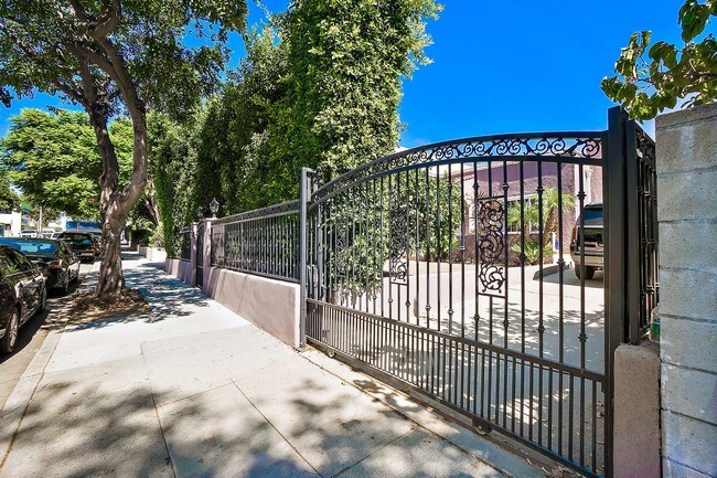 Foto del edificio - 1036 N Ogden Dr