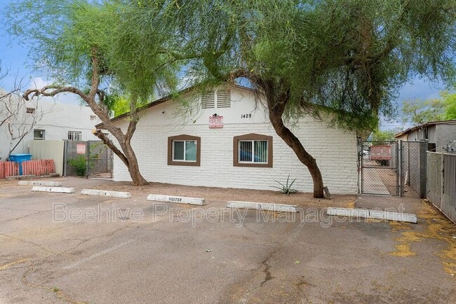 Building Photo - 1429 E Fillmore St