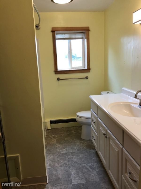 Building Photo - 3 br, 1 bath Apartment - 216B E Lincoln St