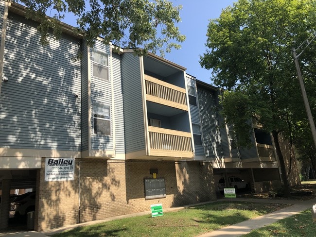 Building Photo - Bailey Student Apartments Available 2027!
