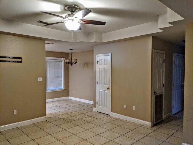 Foto del edificio - 14018 Contemporary Ln