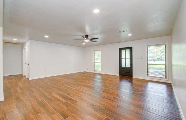 Foto del edificio - 6930 S Oak Bend Dr