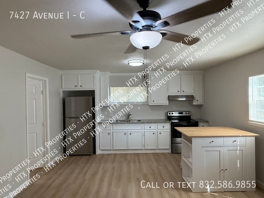 Primary Photo - 7427 Avenue I