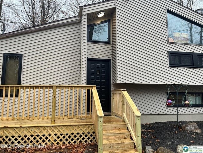 Building Photo - 3322 Woodland Dr