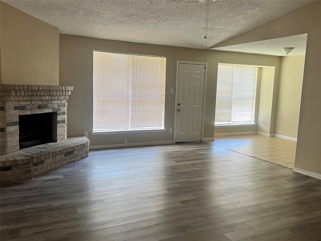 Primary Photo - 15826 Willmore Ln