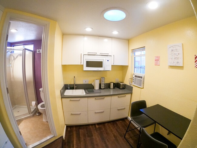 Foto del edificio - 2308 Oakwood Dr