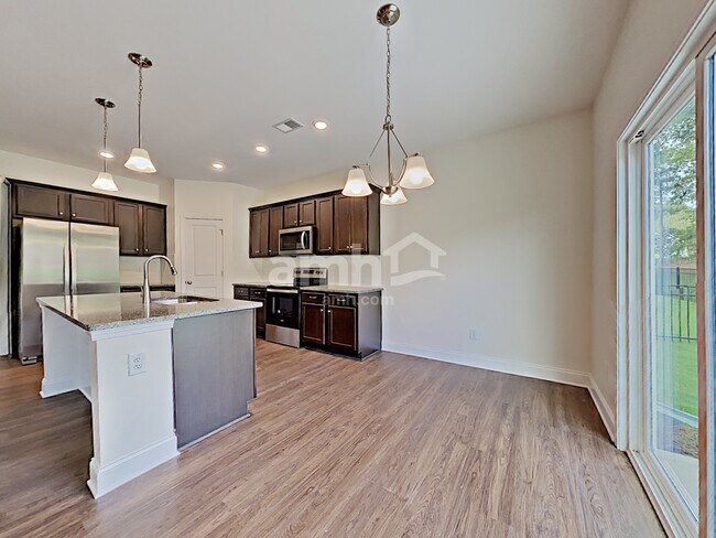 Building Photo - 1211 Bordeau Way
