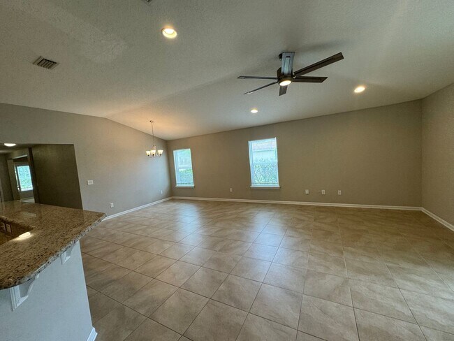 Foto del edificio - Available NOW!!Your Dream Home Awaits: Luxurious 3-Bedroom Oasis, Just Minutes from Daytona Beach!