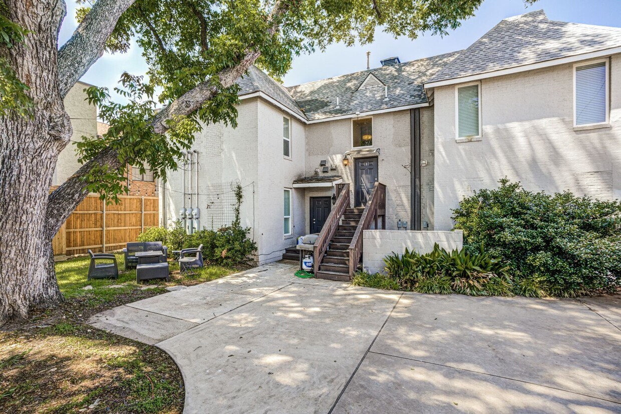 Foto del edificio - 3912 Rawlins St