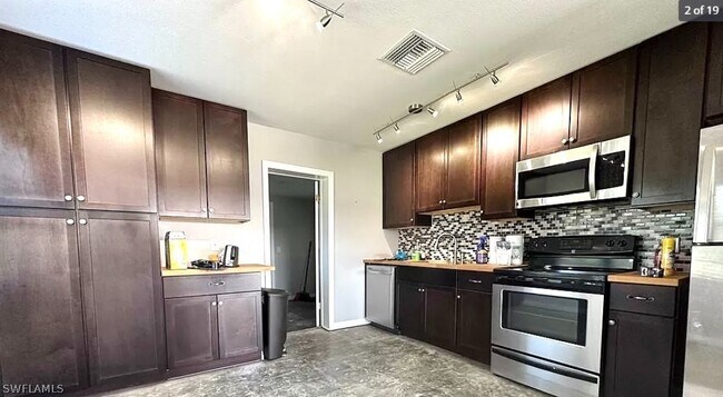 Foto del edificio - 3107 Cottage Grove Ave