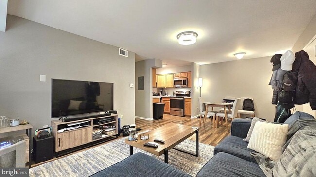 Building Photo - 5802 Torington Dr
