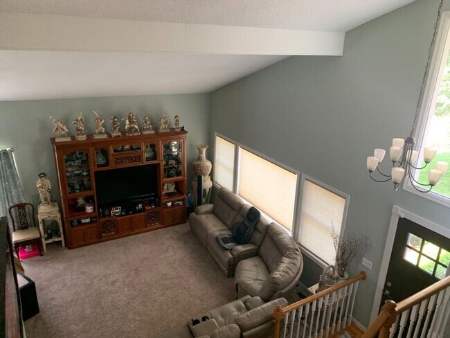 Building Photo - Home For Rent in Papillion