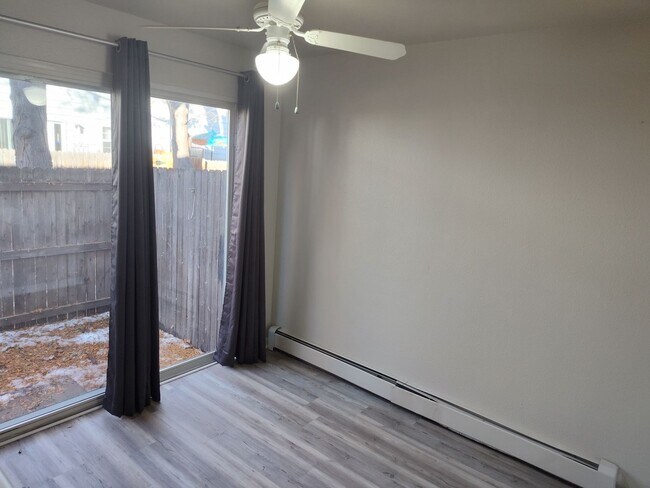 Foto del edificio - 3 Bed / 2.5 Bath Townhome in Longmont – $1,795/month