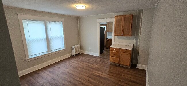 Building Photo - 1457 Hamilton Ave