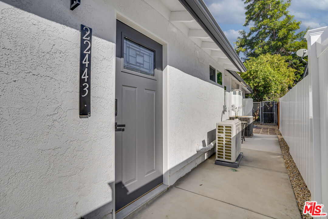 Foto principal - 22443 Schoolcraft St