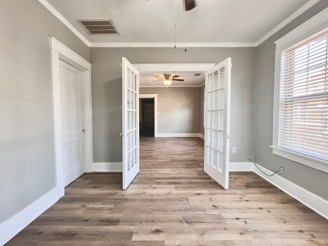 1989 Madison Ave #11 - Overton Garden Apartments