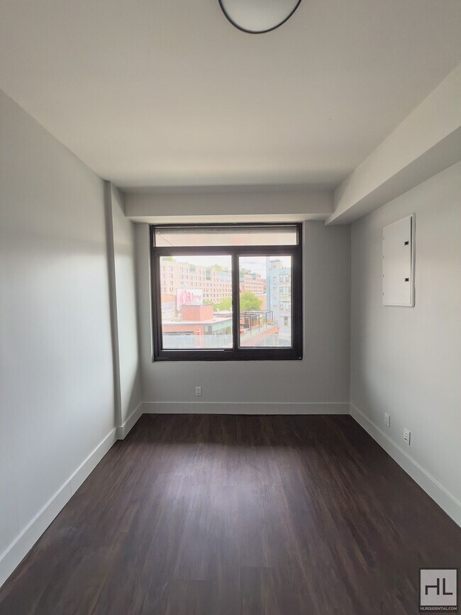 Foto del edificio - Bushwick Avenue / Spacious 2 Bedroom, 1 Ba...