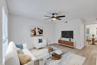 Building Photo - 106 N Franklin St