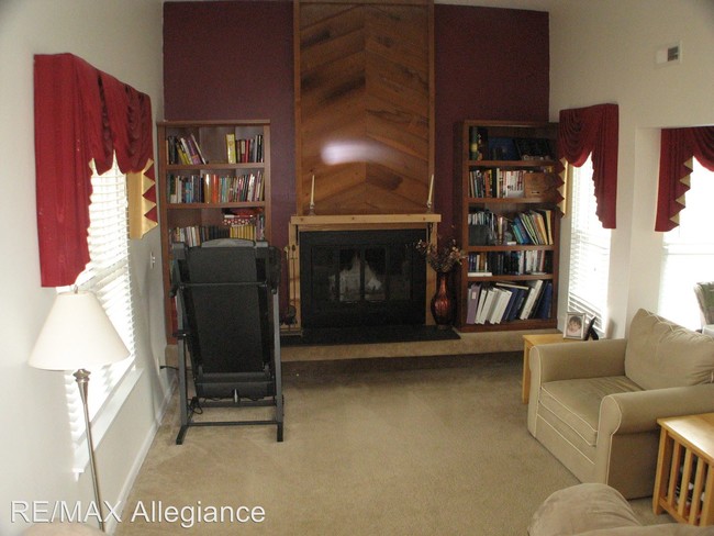 Building Photo - 3885 Sweetbriar Ct