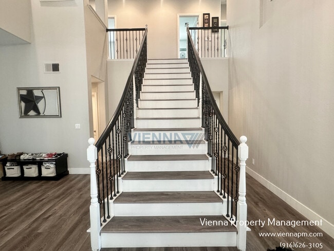Building Photo - 2169 Mount Errigal Pl