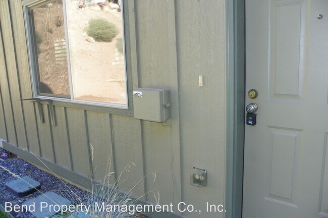 Building Photo - 1431 Lucinda Ct